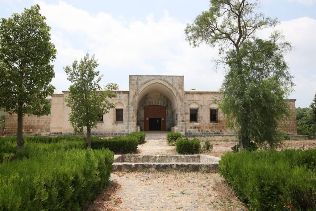 Kurtkulağı Kervansarayı – Adana