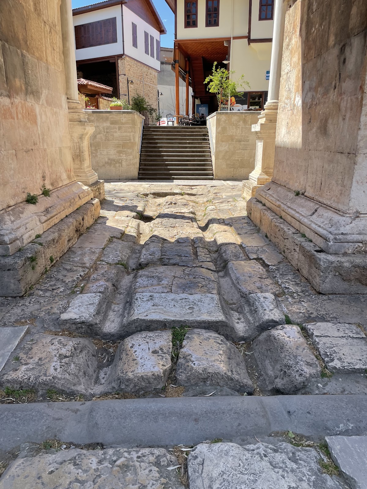 Hadrian Kapısı