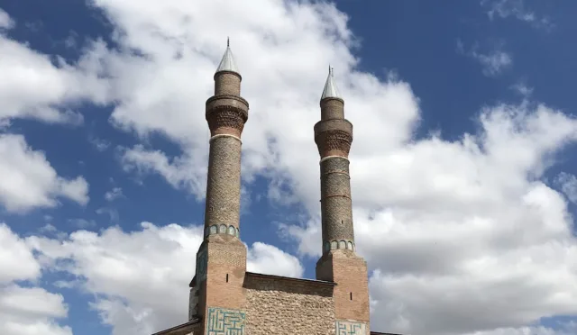 Çifte Minareli Medrese – Sivas fotoğrafı