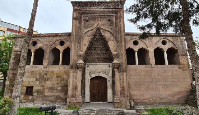 Ak Medrese Müzesi – Niğde fotoğrafı