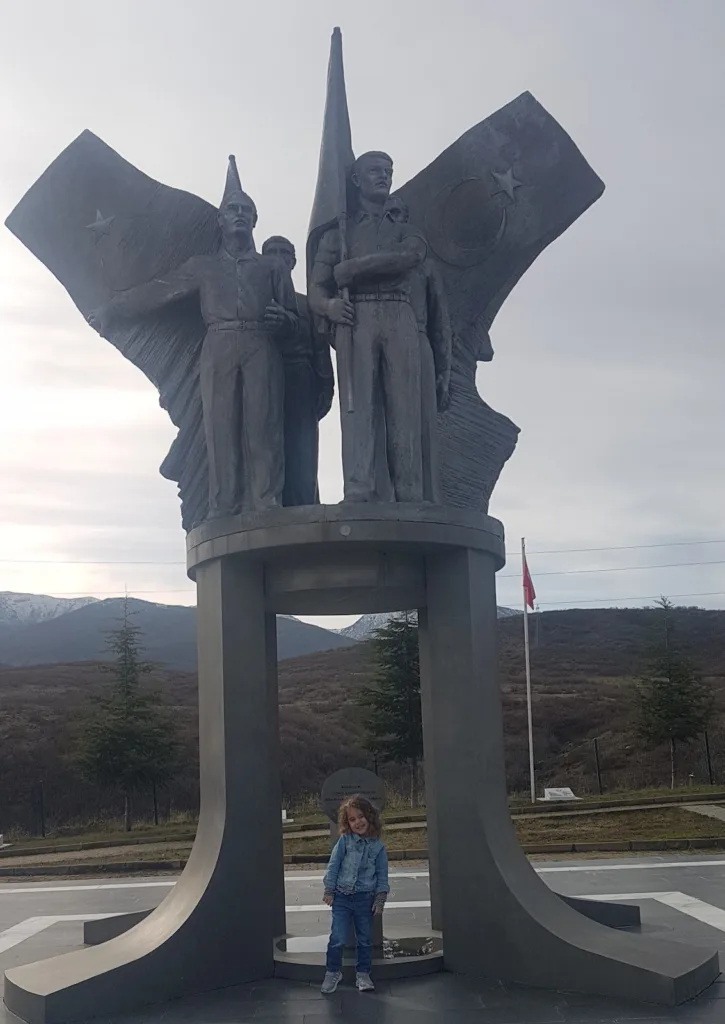 Bingöl Şehitleri Anıtı – Bingöl