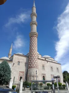 Burmalı (Üç Şerefeli) Cami