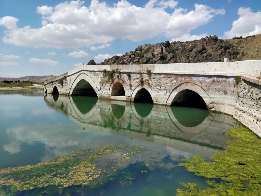 Çeşnigir Köprüsü – Kırıkkale