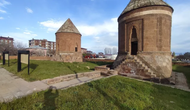 Çifte Kümbetler – Bitlis fotoğrafı