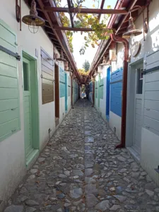 Dünyanın En Dar Arastası