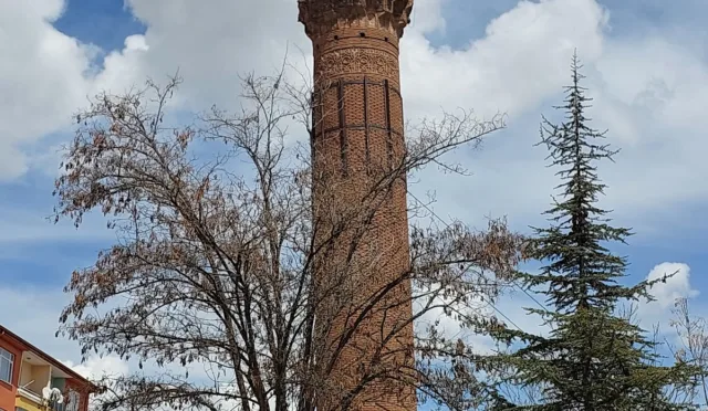 Eğri Minare – Aksaray fotoğrafı