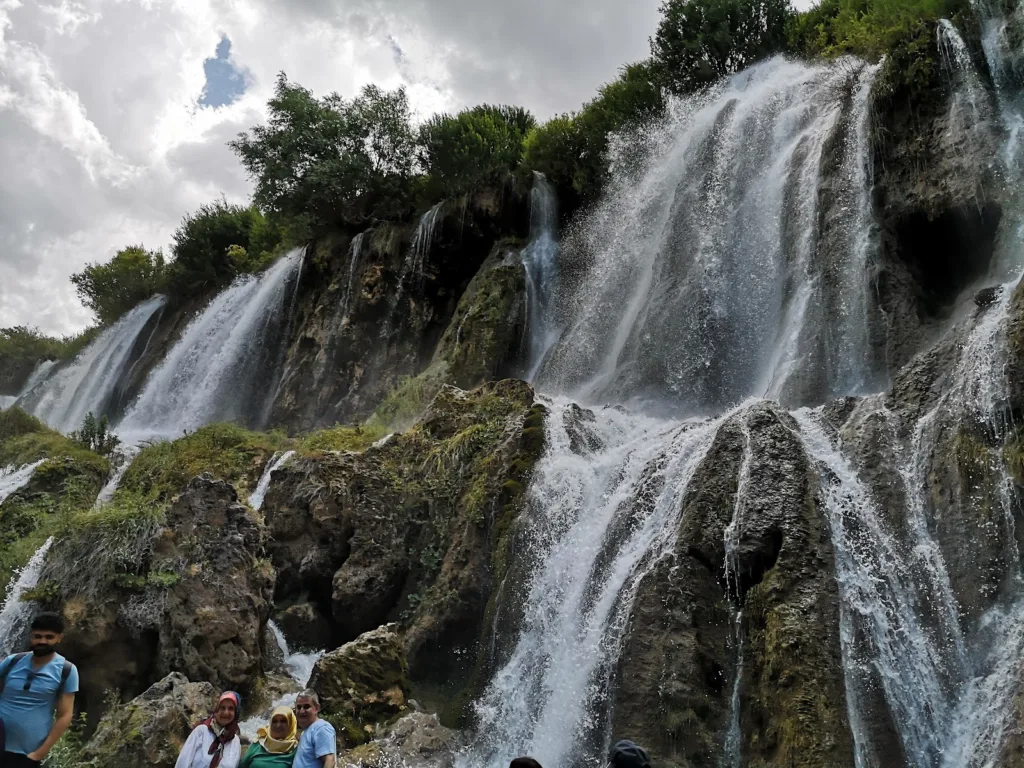 Girlevik Şelalesi – Erzincan