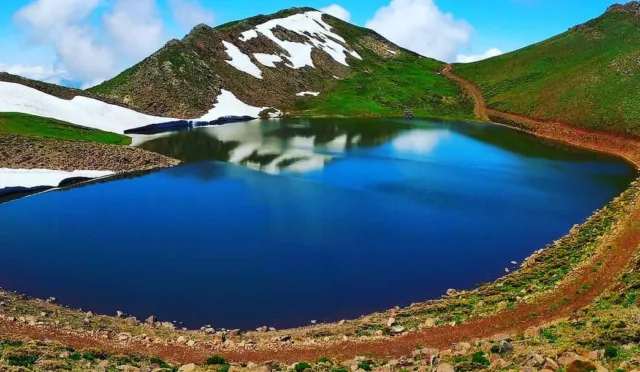 Golê Gerindal/Gerındal krater gölü – Bingöl fotoğrafı