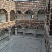 Hakkari Eski Tarihi Medresesi