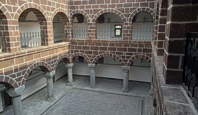 Hakkari Eski Tarihi Medresesi – Hakkari fotoğrafı