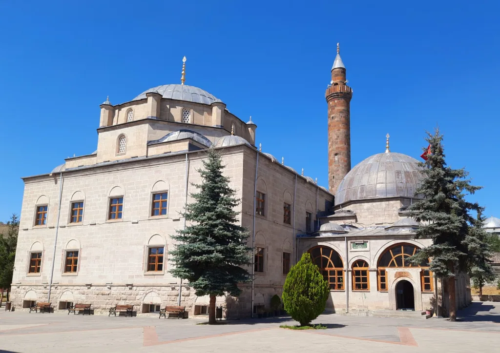 Hasan Harakani Türbesi – Kars