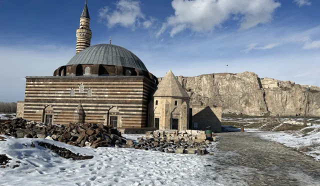 Kaya Çelebi Cami – Van fotoğrafı