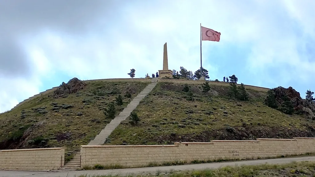 Kop Şehitleri Abidesi – Bayburt