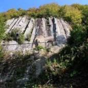 Kuş Kayası Yol Anıtı
