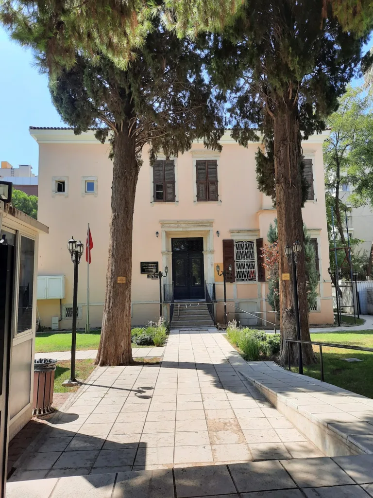 Latife Hanım Köşkü Anı Evi – İzmir