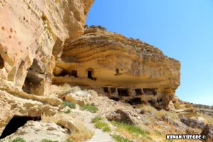 Manazan Mağaraları (Caves)