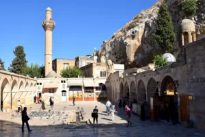 Mevlid-i Halilulrahman Mağarası