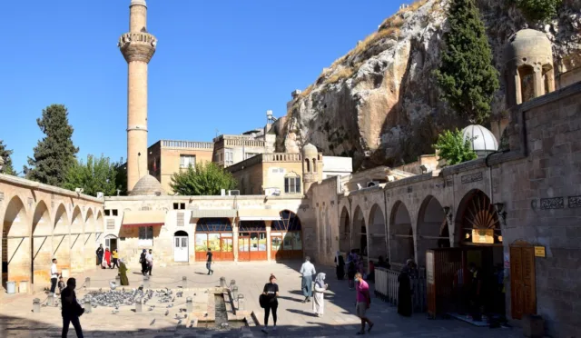 Mevlid-i Halilulrahman Mağarası – Şanlıurfa fotoğrafı