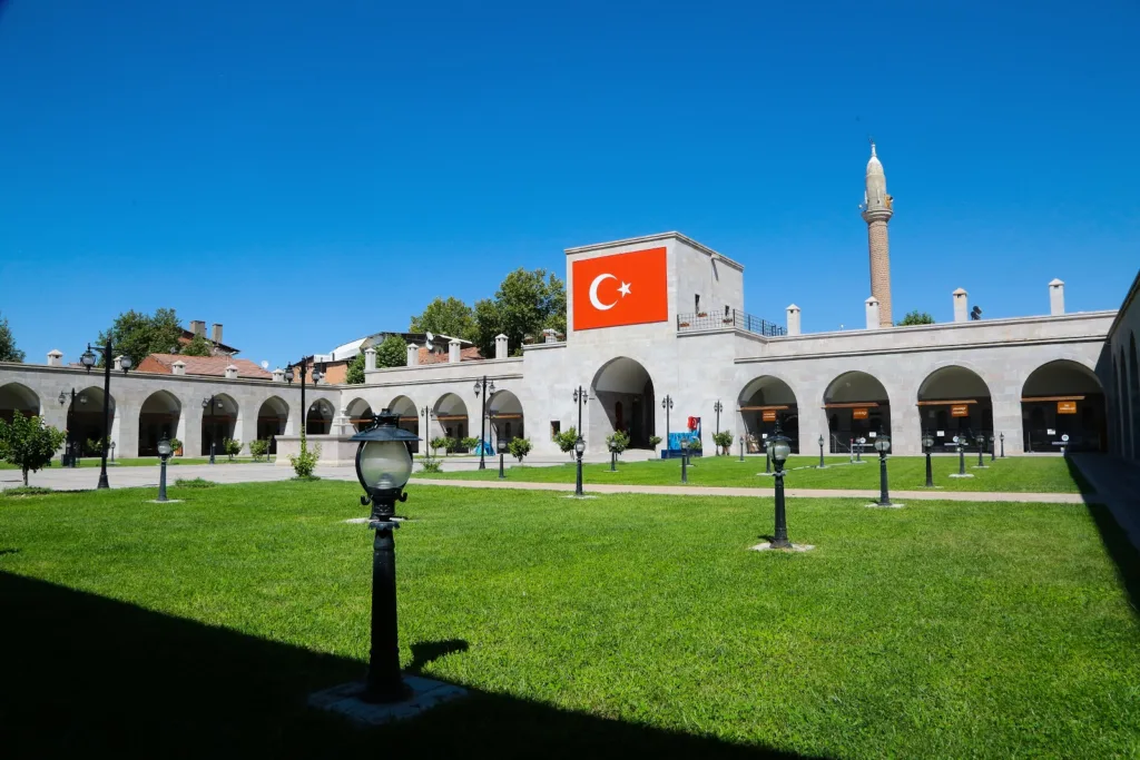 Silahtar Mustafa Paşa Kervansarayı – Malatya