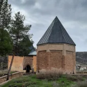 Sultan Melik Türbesi – Erzincan