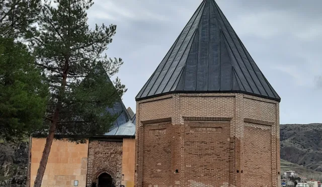 Sultan Melik Türbesi – Erzincan fotoğrafı