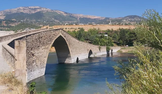 Tarihi Ceyhan Köprüsü – Kahramanmaraş fotoğrafı