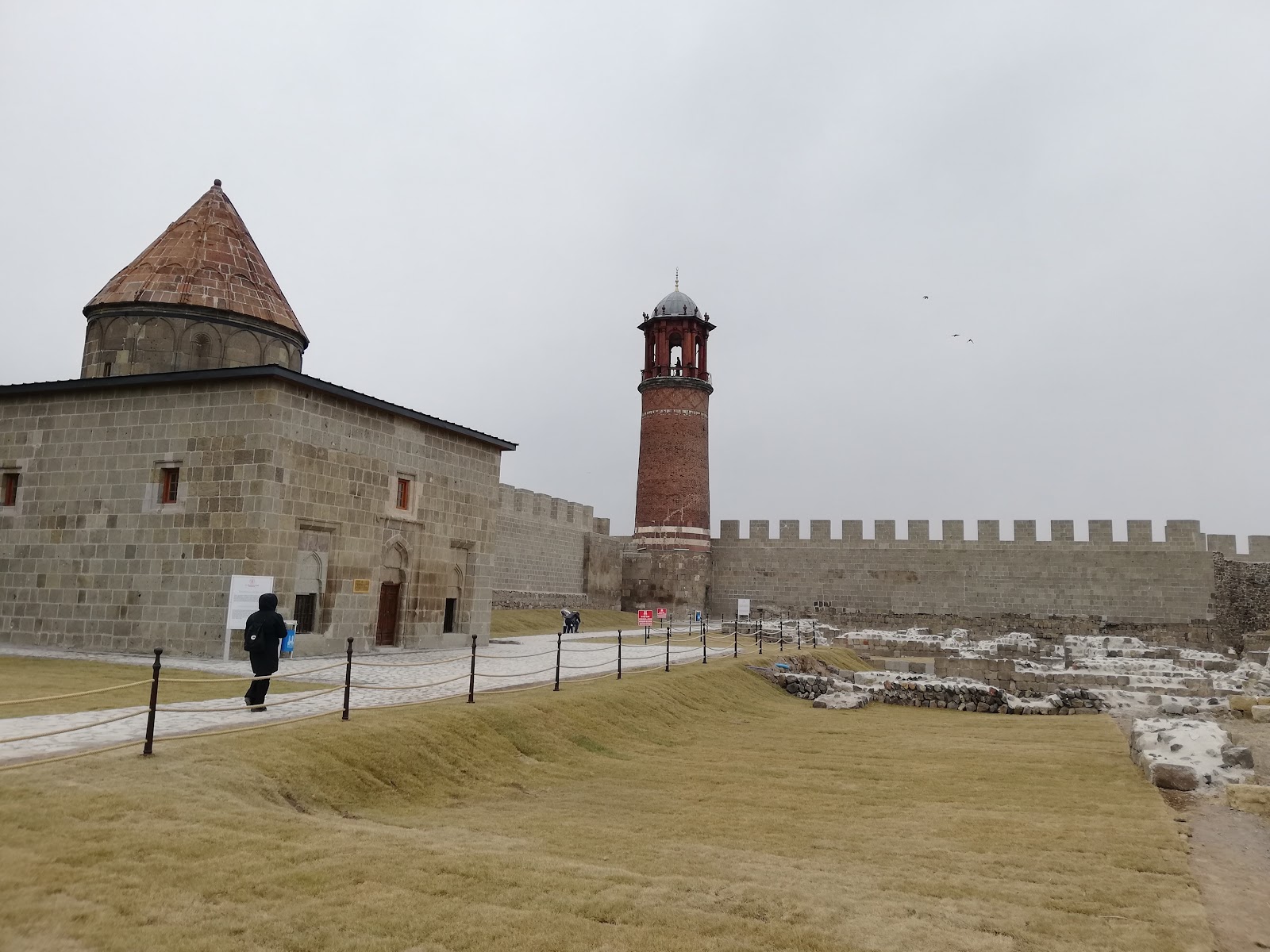 TepsiMinare, Erzurum saat kulesi
