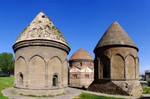 Üç Kümbetler