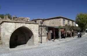 Üç Lüleli Çeşme