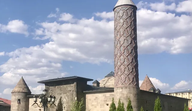 Yakutiye Medresesi – Erzurum fotoğrafı