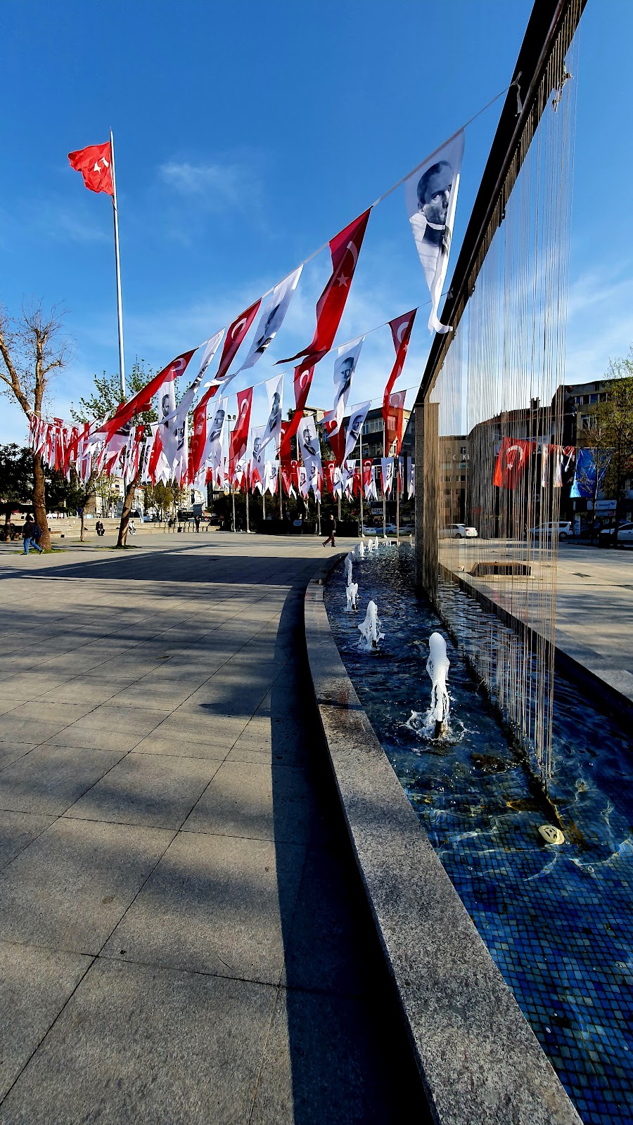 Küçükçekmece Meydanı
