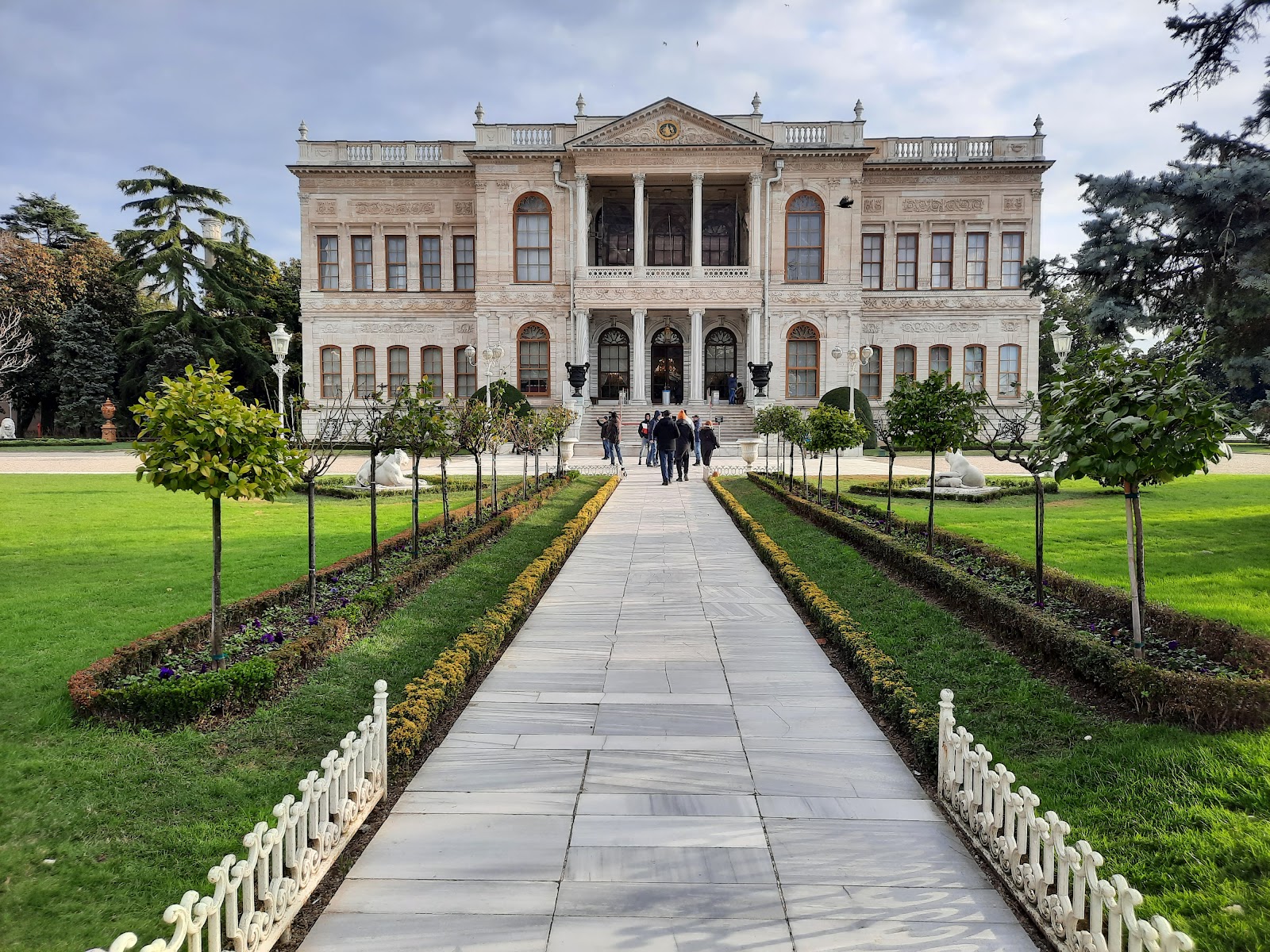 Dolmabahçe Sarayı