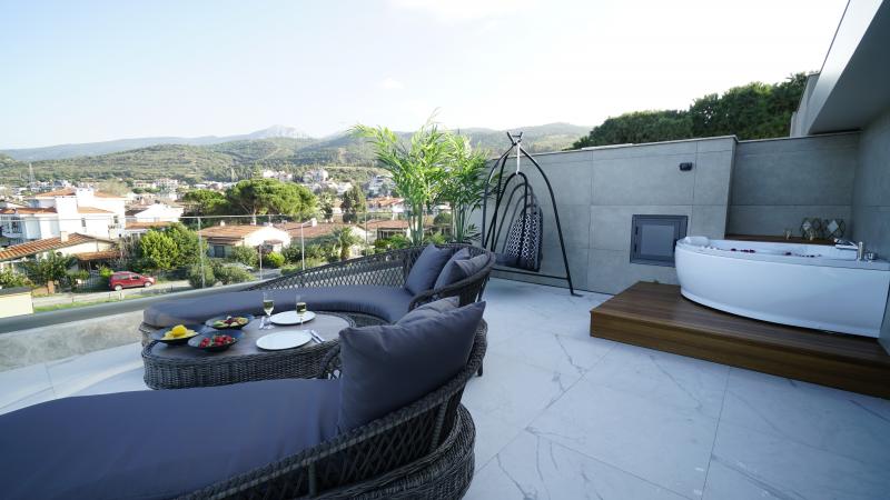 Rudis Deluxe Hotel