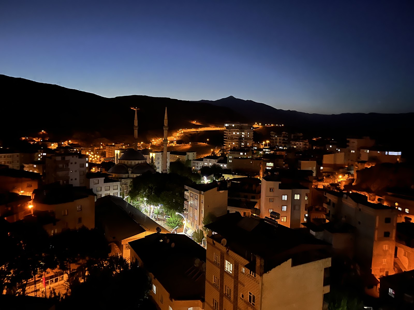 IŞIK OTEL PERVARİ