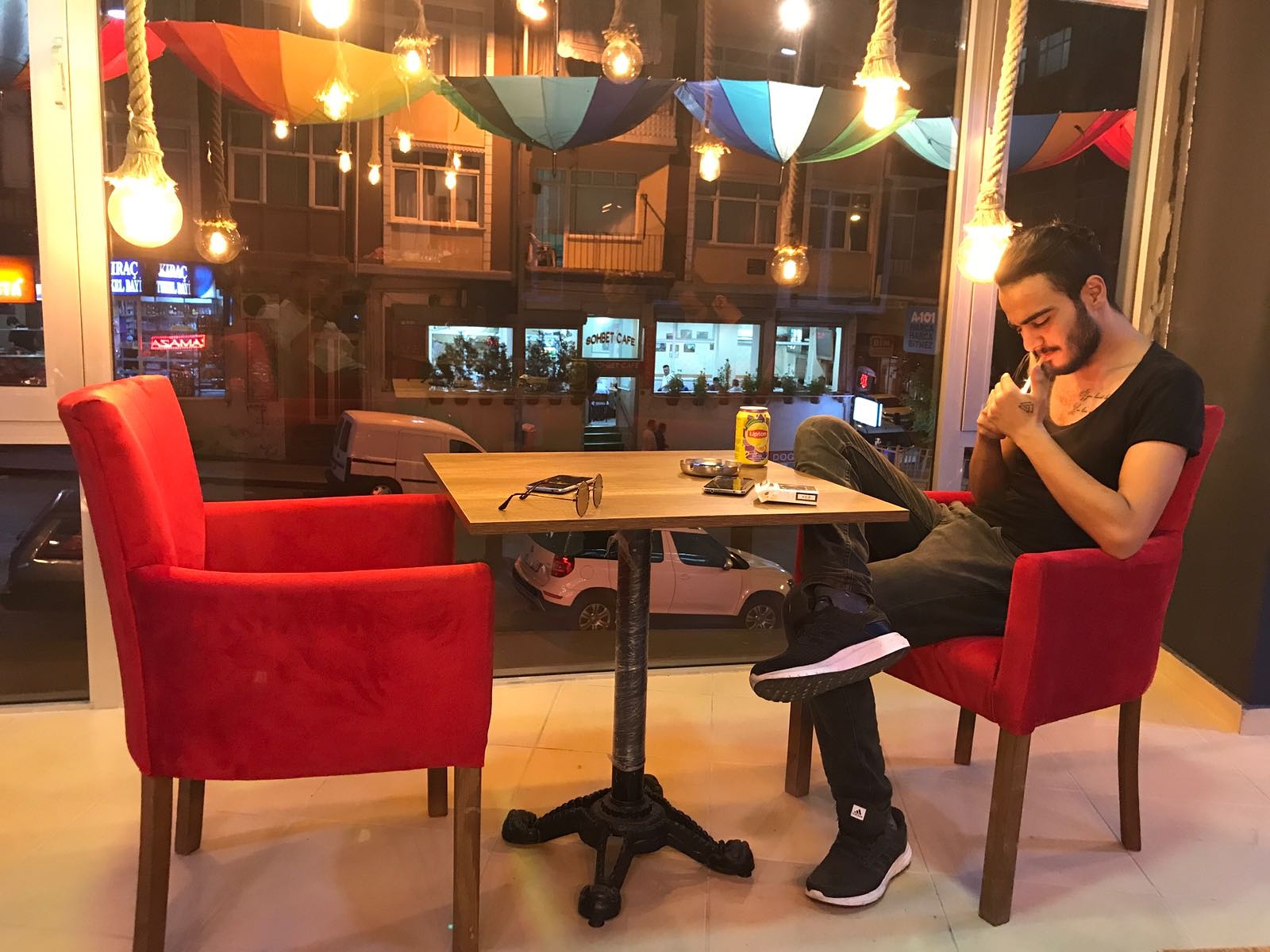 ÜZÜM ŞEFTALİ CAFE