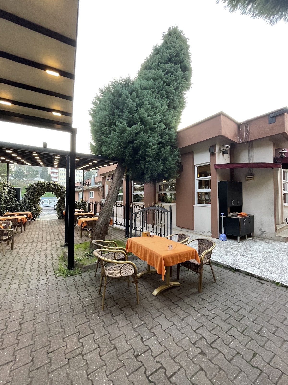 Ayvasil Ayhan Usta Restaurant