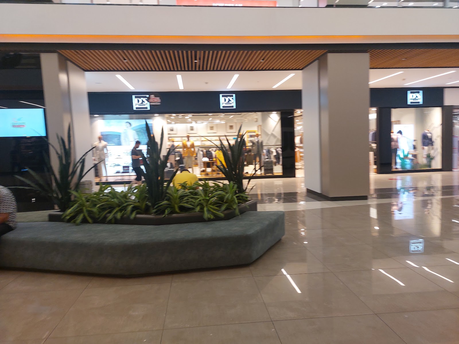 Deposite Outlet Mall
