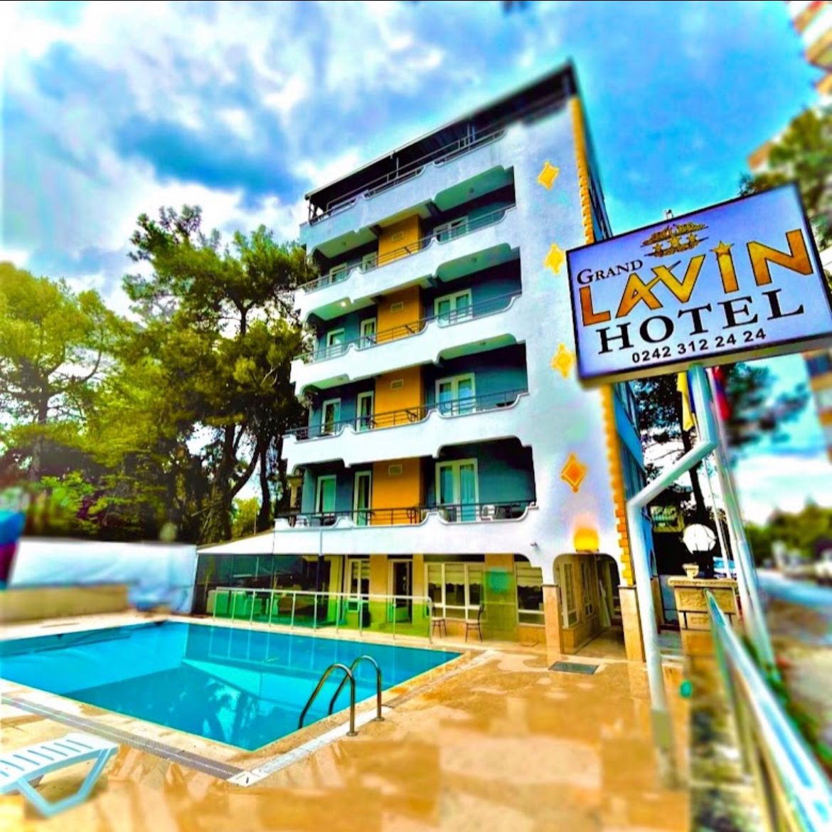 GRAND LAVİN HOTEL