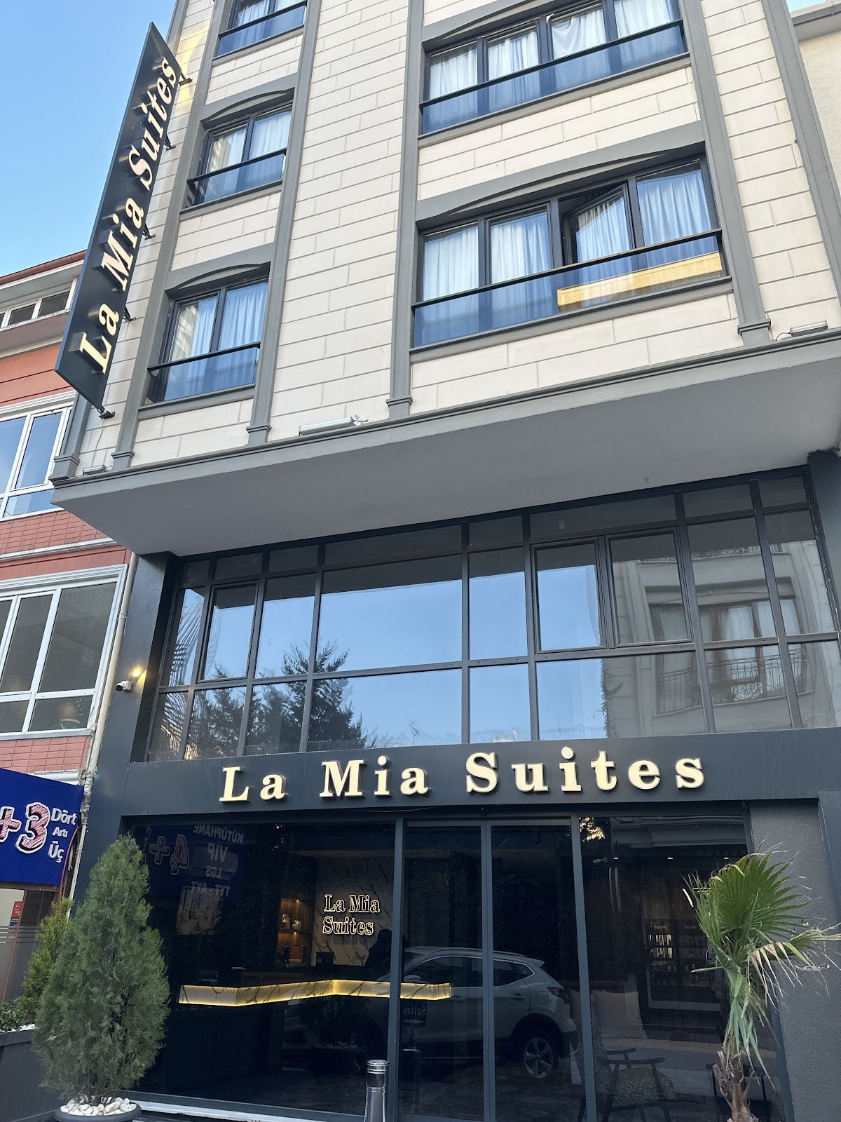 La Mia Suites