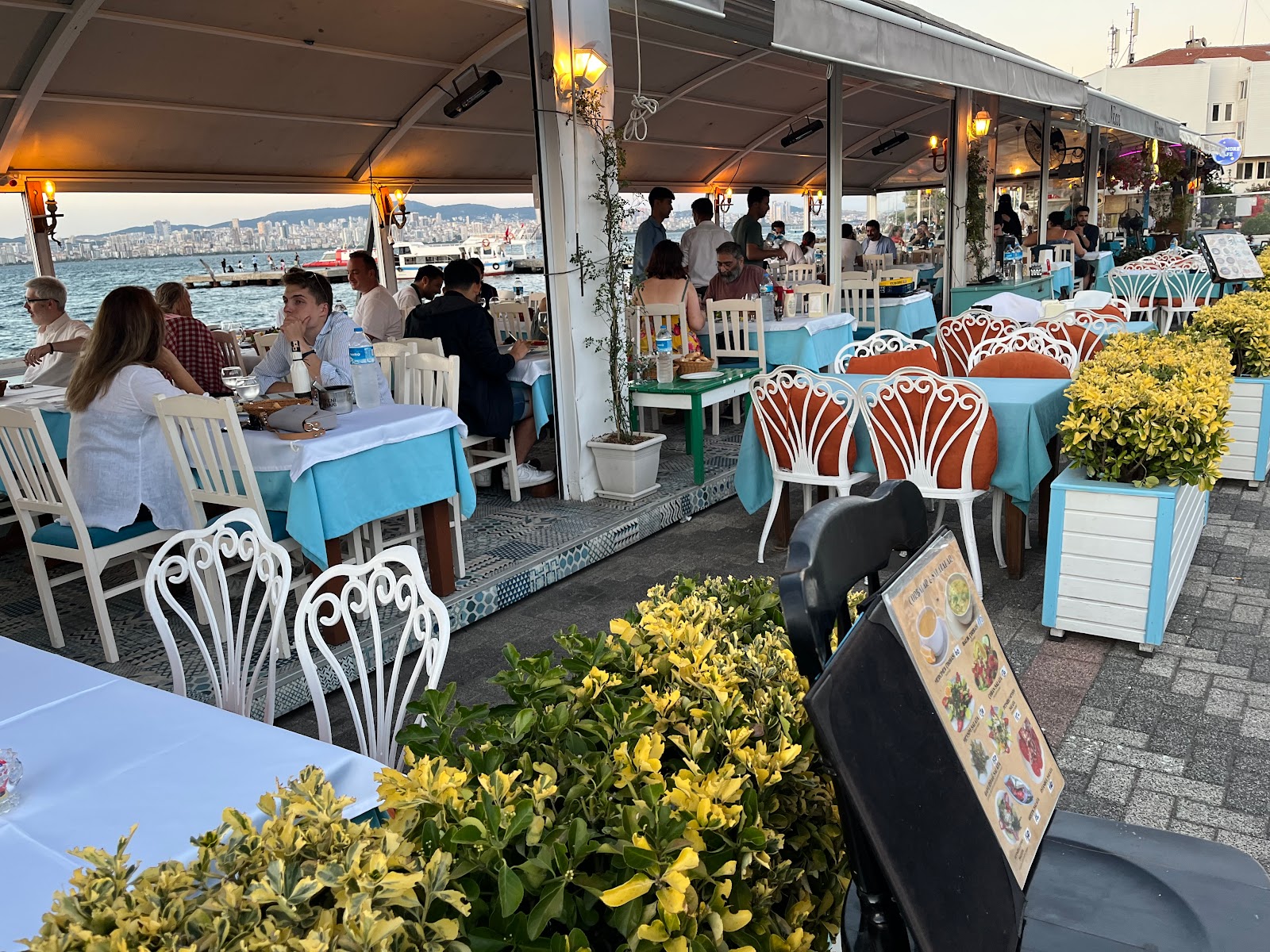 Nissi Restaurant & cafe