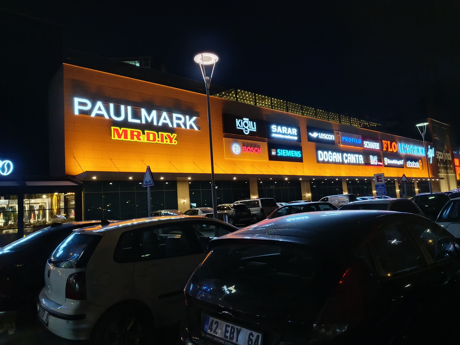 Novaland Outlet Alışveriş Merkezi