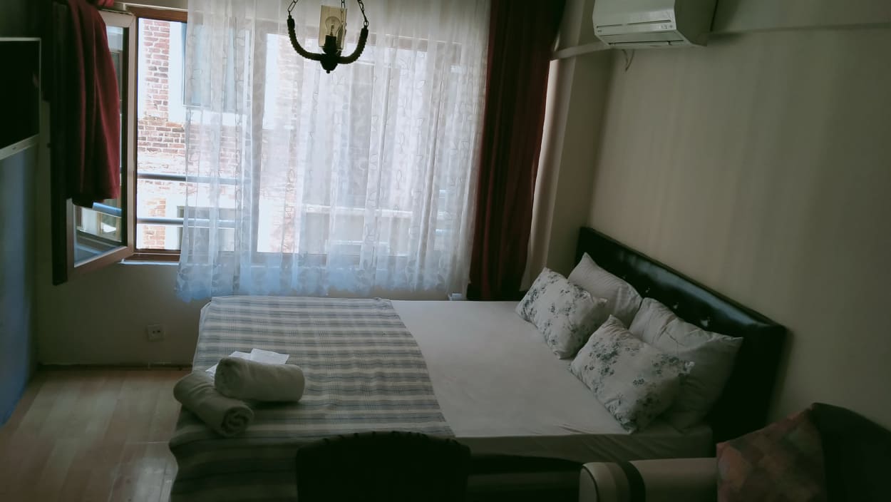Taxim Pera Suites