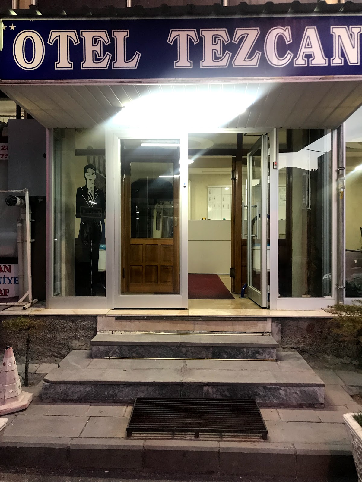 Tezcan Otel(**)