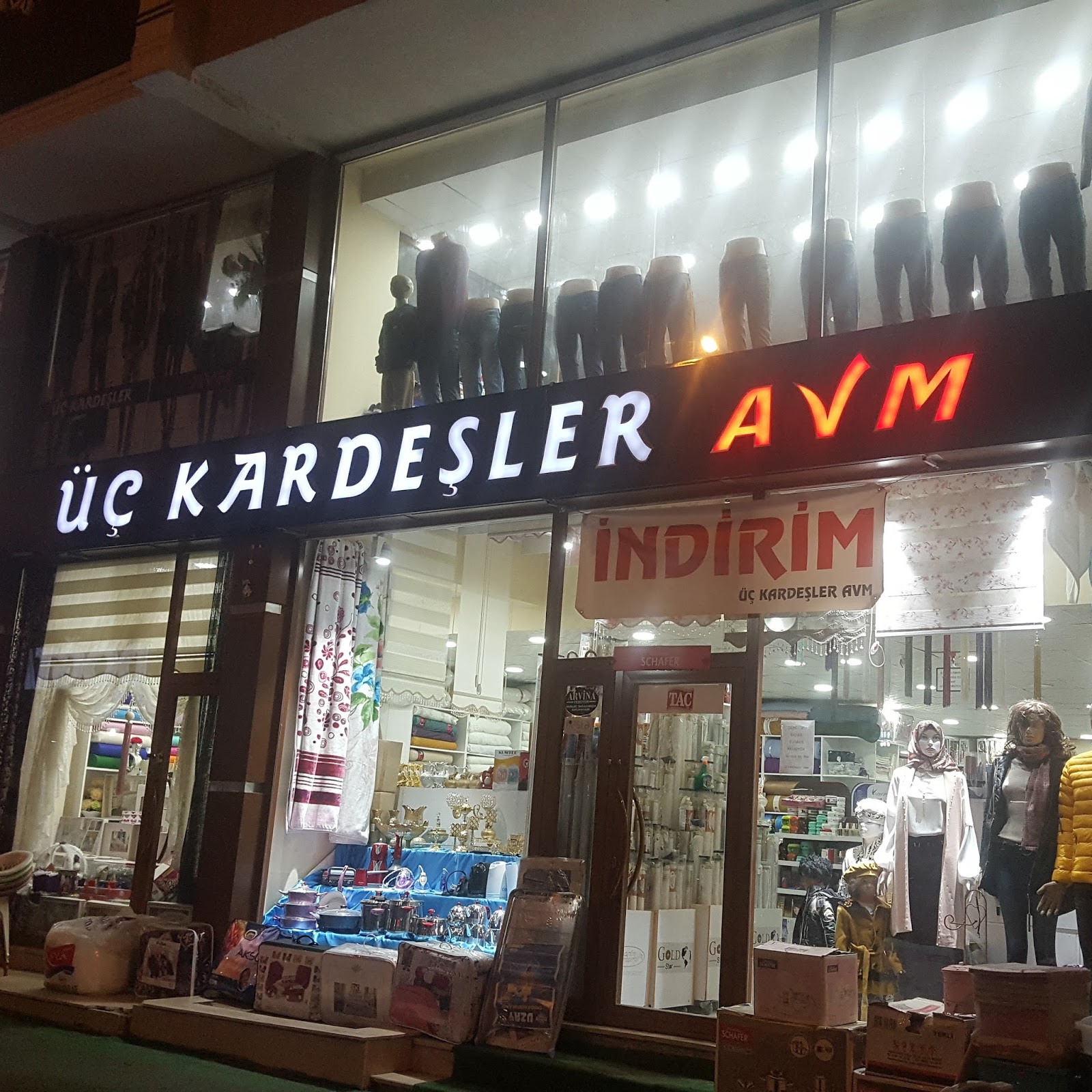 Üç Kardeşler Avm