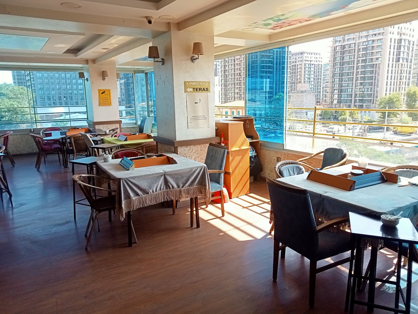 Unbeyaz Cafe & Restaurant