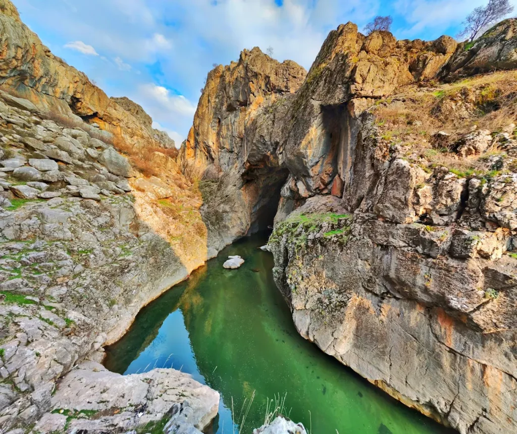 Bırkleyn Mağarası – Diyarbakır