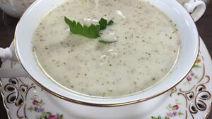 Afyon göce tarhanası