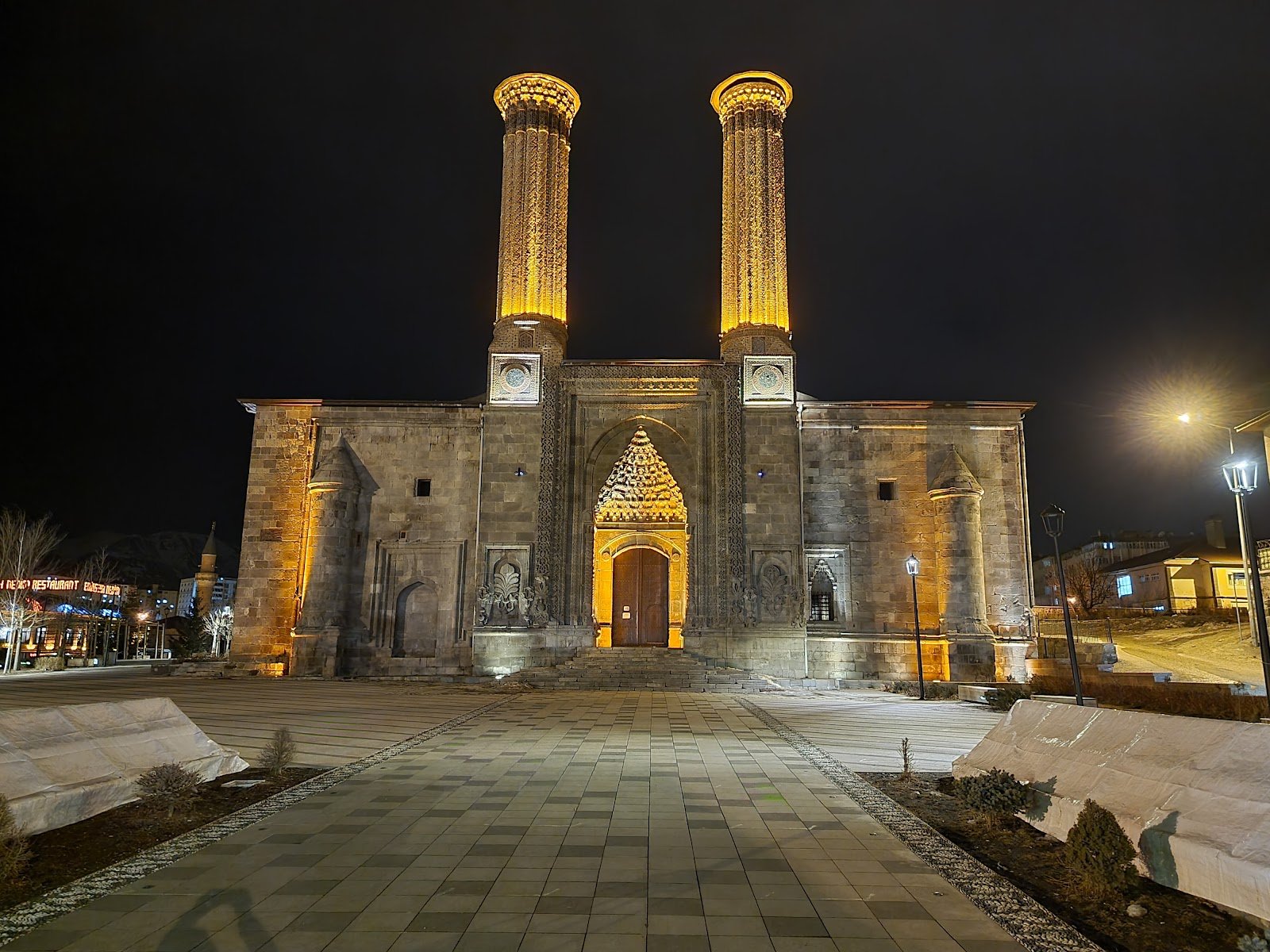 Çifte Minareli Medrese – Erzurum