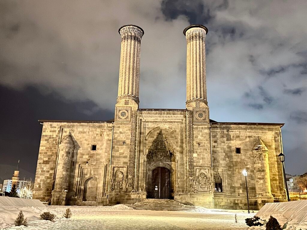 Çifte Minareli Medrese – Erzurum