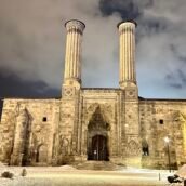 Çifte Minareli Medrese – Erzurum